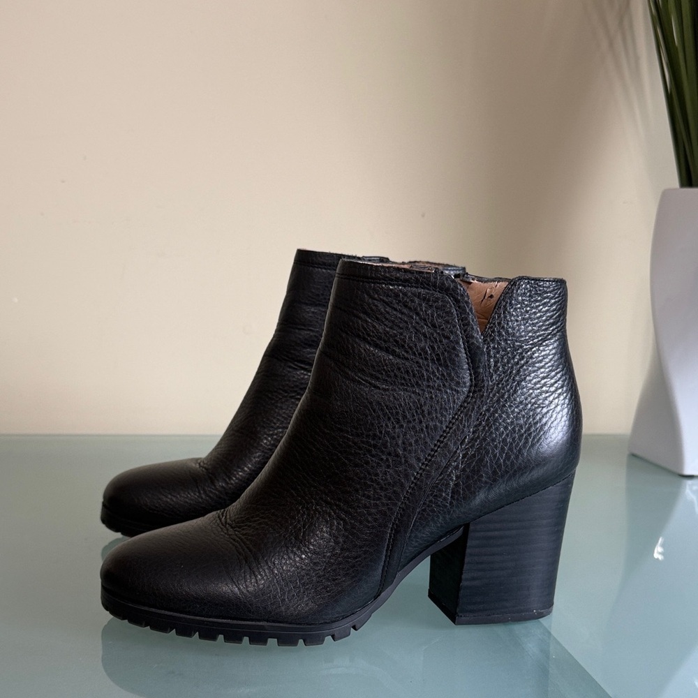 Franco Sarto Black Leather Moto Ankle Boots with Lug Sole Size 8.5 - Picture 4 of 8